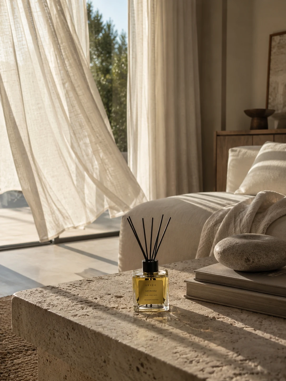 ORVEE Still Morning reed diffuser aydınlık yaşam alanında